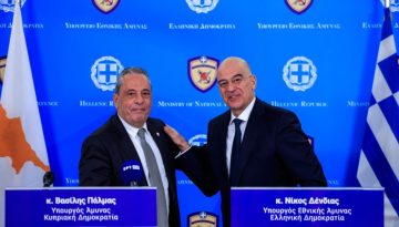Κύπριος ΥΠΑΜ μετά τη συνάντηση με Δένδια: «Είμαστε έτοιμοι για ειρηνευτικές πρωτοβουλίες για να λήξει ο πόλεμος»