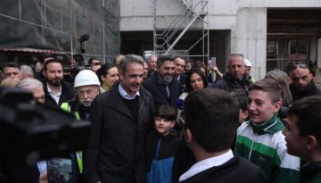 Κυριάκος Μητσοτάκης: Τα παρασκήνια της επίσκεψής του στη Θεσσαλονίκη – Ο σκύλος ρομπότ, οι μαθητές από την Αθήνα και η…