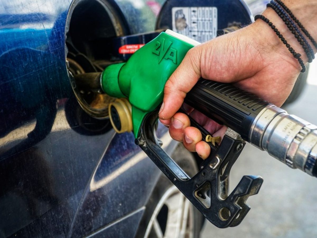 Κυβέρνηση για καύσιμα:  Έχουμε σχέδιο έκτακτων μέτρων για την προστασία των καταναλωτών