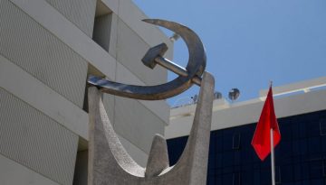 &Kappa;&Kappa;&Epsilon;: A&nu;&epsilon;&pi;ί&tau;&rho;&epsilon;&pi;&tau;&omicron; &kappa;&upsilon;&beta;έ&rho;&nu;&eta;&sigma;&eta; &kappa;&alpha;&iota; &kappa;&rho;ά&tau;&omicron;&sigmaf; &nu;&alpha; &sigma;&upsilon;&nu;&epsilon;&chi;ί&zeta;&omicron;&upsilon;&nu; &tau;&alpha; &pi;&alpha;&iota;&chi;&nu;ί&delta;&iota;&alpha; &mu;&epsilon; &tau;&omicron;&nu; &pi;ό&nu;&omicron; &tau;&omega;&nu; &sigma;&upsilon;&gamma;&gamma;&epsilon;&nu;ώ&nu;