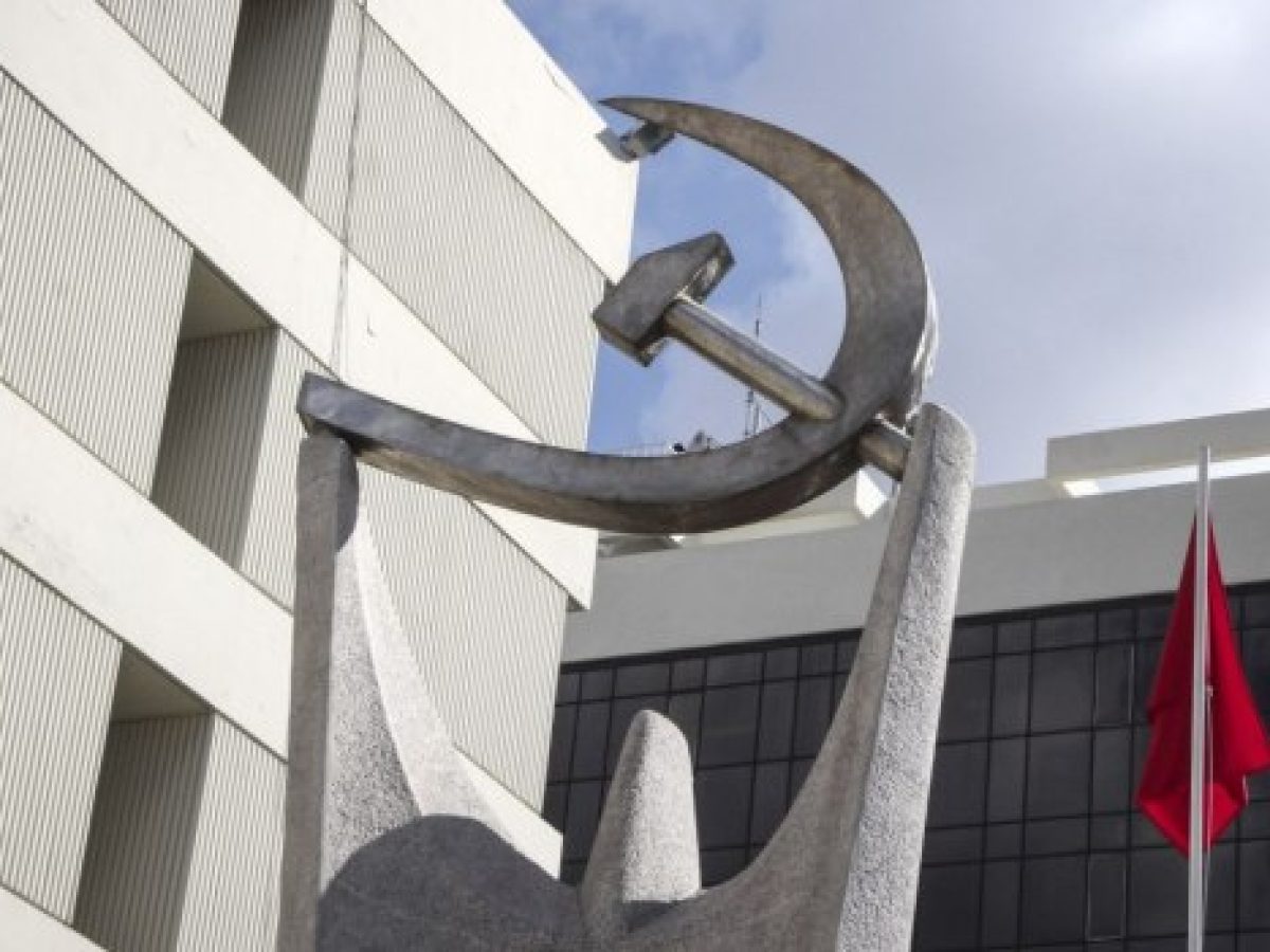 ΚΚΕ: Ο κ. Μητσοτάκης εμφανίζεται προκλητικά ως «παρατηρητής» του πολέμου