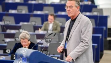 &Kappa;ώ&sigma;&tau;&alpha;&sigmaf; &Alpha;&rho;&beta;&alpha;&nu;ί&tau;&eta;&sigmaf;: &Sigma;&tau;&eta;&nu; &epsilon;&upsilon;&rho;&omega;&beta;&omicron;&upsilon;&lambda;ή &alpha;&nu;&alpha;&phi;&omicron;&rho;ά &pi;&omicron;&lambda;ί&tau;&eta; &kappa;&alpha;&tau;ά &tau;&omicron;&upsilon; &nu;ό&mu;&omicron;&upsilon; &Kappa;&epsilon;&rho;&alpha;&mu;έ&omega;&sigmaf; &gamma;&iota;&alpha; &tau;&omicron; 13&omega;&rho;&omicron;