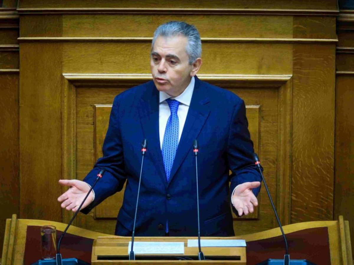 Μ. Χαρακόπουλος για την Ημέρα της Γυναίκας: Ηρωίδες οι γυναίκες στο Ιράν που βγάζουν τη μαντίλα