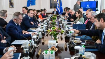 &laquo;&Mu;&alpha;ϊ&mu;&omicron;&upsilon;&delta;&iota;έ&sigmaf;&raquo; &upsilon;&pi;&omicron;&upsilon;&rho;&gamma;ώ&nu; &sigma;&tau;&alpha; social media