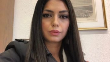 Μαρία Απατζιδη: Η οικογένεια Μητσοτακη έχει επιβιώσει χτίζοντας και συντηρώντας εκτεταμένα πελατειακά δίκτυα, ελέγχοντας