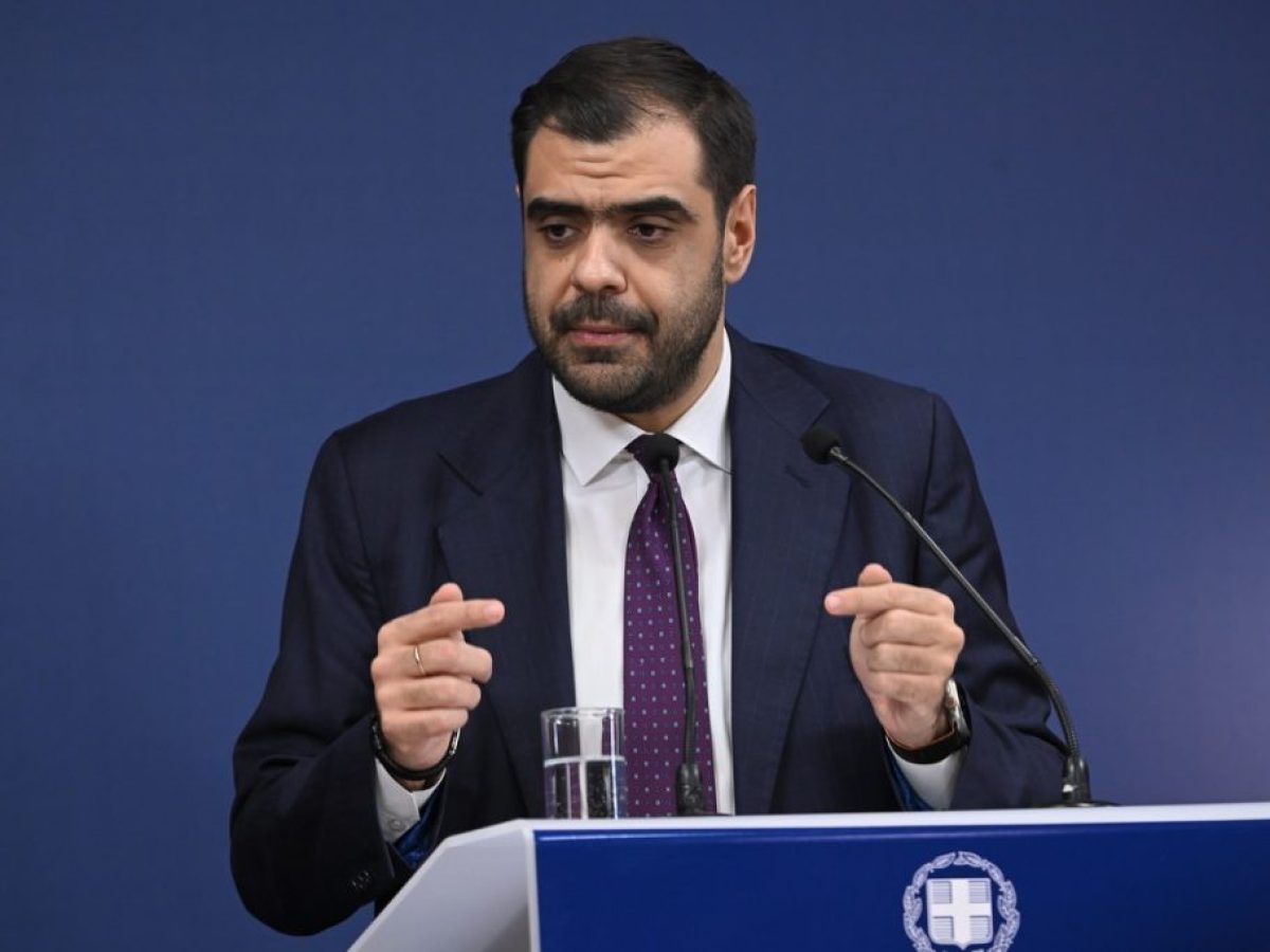 Μαρινάκης: Τι απάντησε στο Βήμα για τις καταγγελίες Ανδρουλάκη για τις απευθείας αναθέσεις