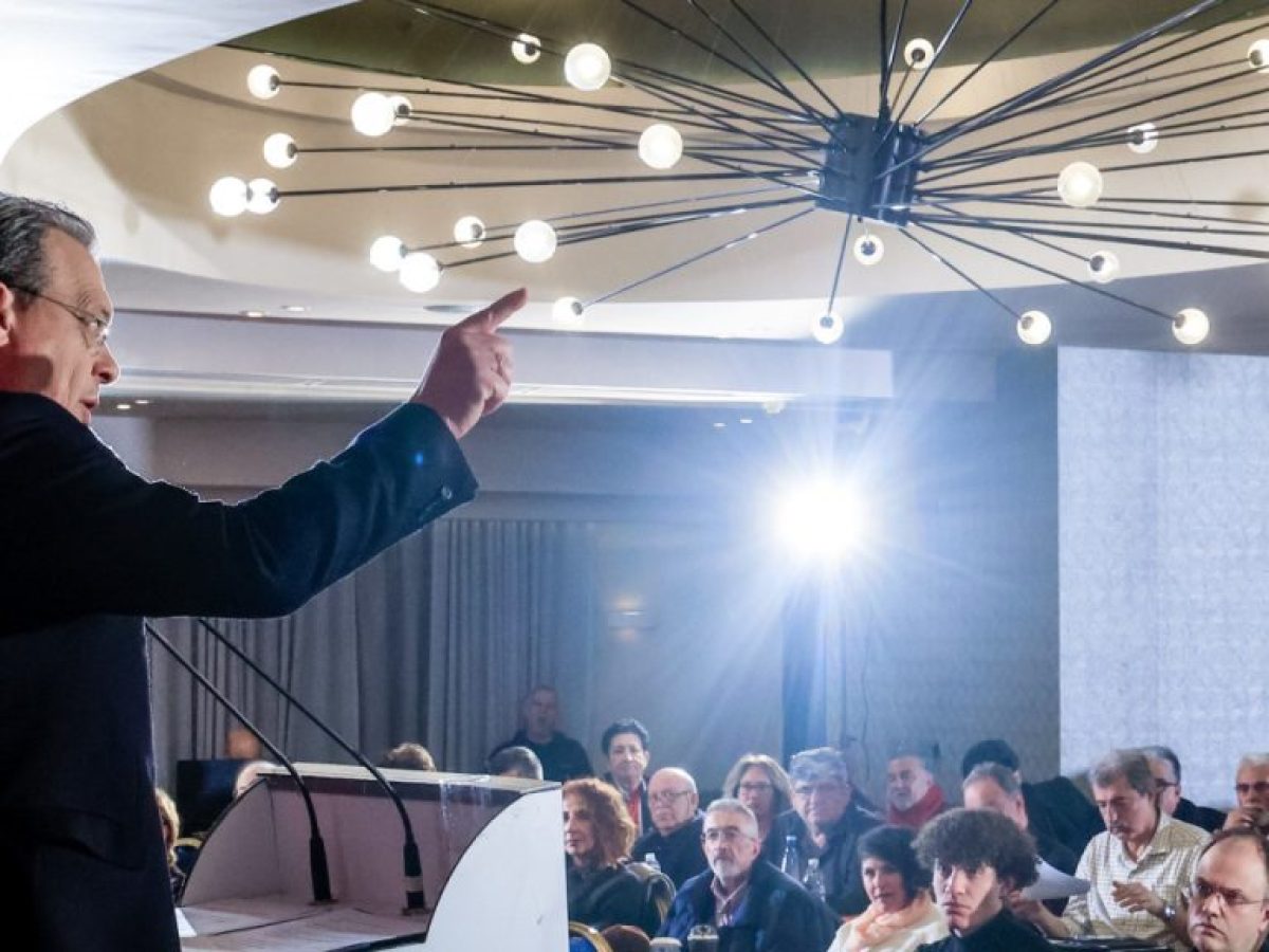 Με άνετη πλειοψηφία πέρασε η εισήγηση Φάμελλου στην ΚΕ του ΣΥΡΙΖΑ – Προειδοποίηση Πολάκη