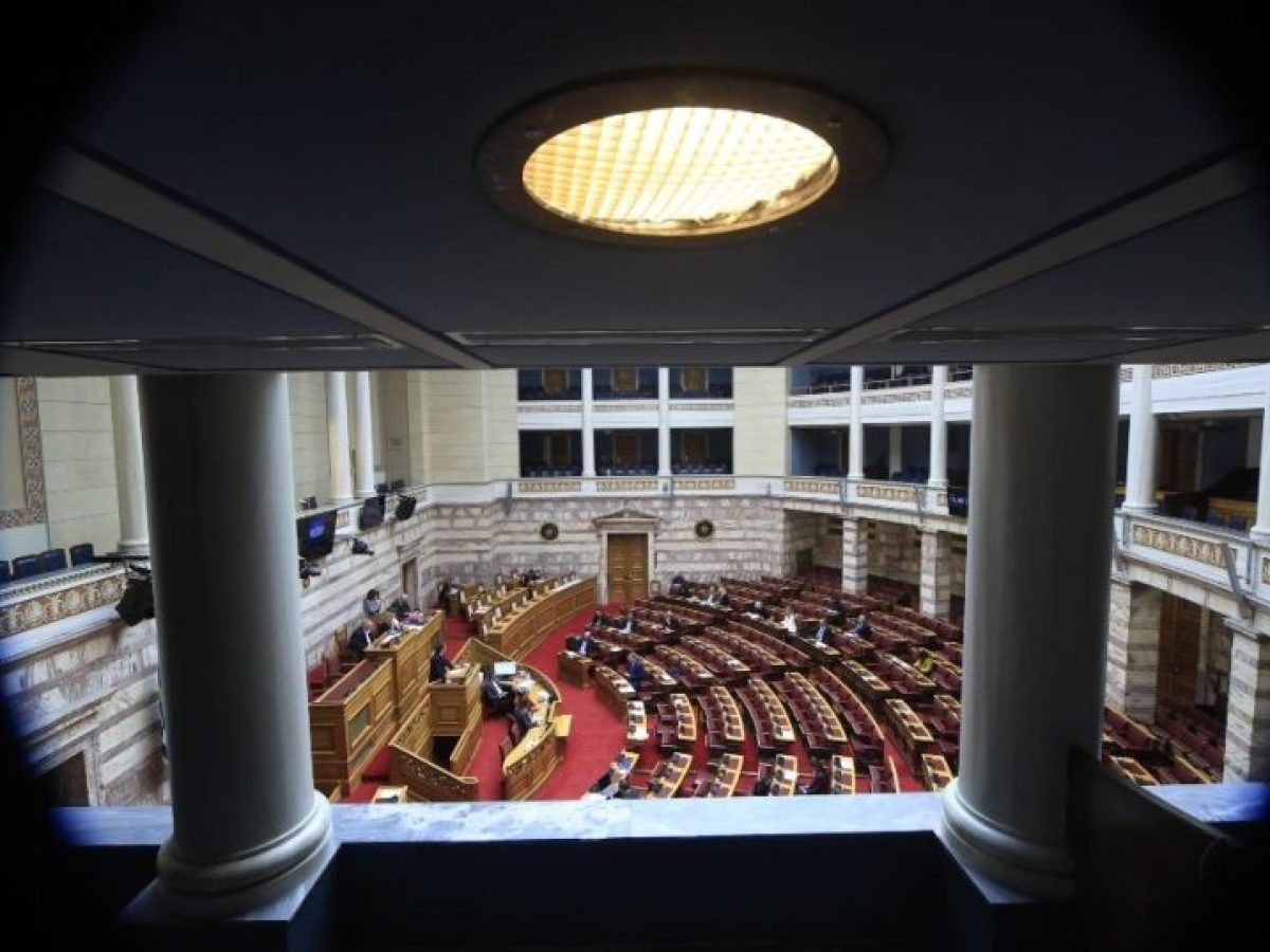 Με πάνω από 200 ψήφους «πέρασε» το νομοσχέδιο για την επιστολική ψήφο των αποδήμων
