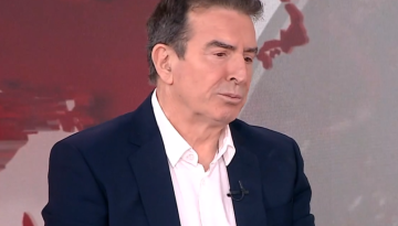 &Mu;&iota;&chi;ά&lambda;&eta;&sigmaf; &Chi;&rho;&upsilon;&sigma;&omicron;&chi;&omicron;ΐ&delta;&eta;&sigmaf;: &laquo;&Tau;&omicron; &pi;&iota;&omicron; &sigma;&eta;&mu;&alpha;&nu;&tau;&iota;&kappa;ό &pi;&rho;ά&gamma;&mu;&alpha; &eta; &epsilon;&pi;&alpha;&gamma;&rho;ύ&pi;&nu;&eta;&sigma;&eta;&raquo;