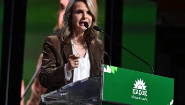 &Mu;&iota;&lambda;έ&nu;&alpha; &Alpha;&pi;&omicron;&sigma;&tau;&omicron;&lambda;ά&kappa;&eta;: &laquo;&Alpha;&gamma;&omega;&nu;&iota;&zeta;ό&mu;&alpha;&sigma;&tau;&epsilon; &nu;&alpha; &alpha;&nu;&alpha;&tau;&rho;έ&psi;&omicron;&upsilon;&mu;&epsilon; &epsilon;&kappa;&lambda;&omicron;&gamma;&iota;&kappa;ά &tau;&eta; &Nu;&Delta;, ό&chi;&iota; &nu;&alpha; &tau;&eta; &sigma;&upsilon;&mu;&pi;&lambda;&eta;&rho;ώ&sigma;&omicron;&upsilon;&mu;&epsilon;&raquo;
