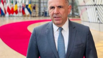 Μίλησε με τον Αραγτσί ο Γεραπετρίτης – Του τόνισε την ανάγκη για διπλωματική λύση στη Μέση Ανατολή