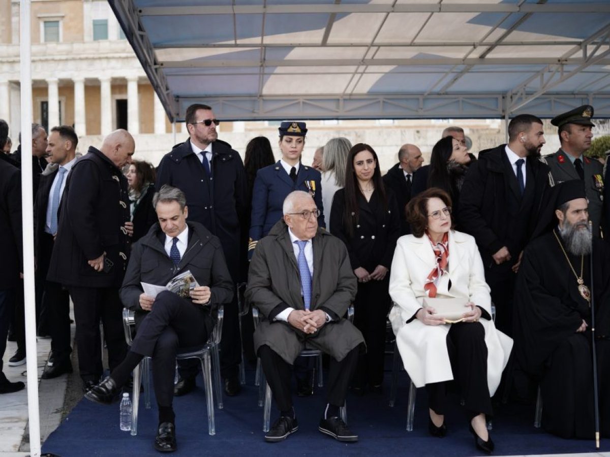 Μήνυμα Μητσοτάκη για 25 Μαρτίου με θαυμασμό για τις επιδείξεις πολεμικών εξοπλισμών