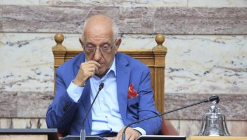 Μήνυμα συμπαράστασης της Βουλής των Ελλήνων προς την Κύπρο – Επικοινωνία Κακλαμάνη με Δημητρίου