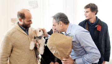 Μητσοτάκης σε επαναπατρισθέντες: Ως άνθρωπος με ζώα δεν φαντάζομαι πώς μπορεί να φύγει κανείς χωρίς τα ζώα του