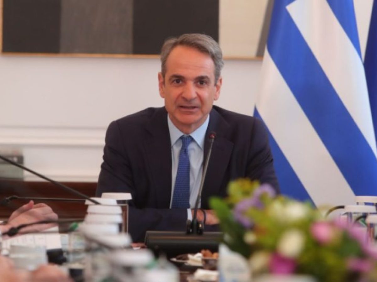 Μητσοτάκης στο υπουργικό: Στα 920 ευρώ ο κατώτατος μισθός – Μηνιαία αύξηση 40 ευρώ από πέρυσι