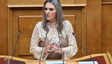 &Nu;έ&alpha; &Alpha;&rho;&iota;&sigma;&tau;&epsilon;&rho;ά: &Pi;&rho;ό&epsilon;&delta;&rho;&omicron;&sigmaf; &tau;&eta;&sigmaf; &Kappa;&omicron;&iota;&nu;&omicron;&beta;&omicron;&upsilon;&lambda;&epsilon;&upsilon;&tau;&iota;&kappa;ή&sigmaf; &Omicron;&mu;ά&delta;&alpha;&sigmaf; &eta; &Theta;&epsilon;&omicron;&pi;ί&sigma;&tau;&eta; &Pi;έ&rho;&kappa;&alpha;