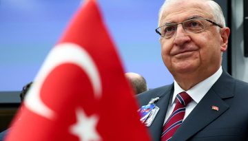 &Nu;έ&alpha; &pi;&rho;ό&kappa;&lambda;&eta;&sigma;&eta; &Gamma;&kappa;&iota;&omicron;&upsilon;&lambda;έ&rho;: &laquo;&Pi;&rho;&omicron;&sigma;&pi;ά&theta;&epsilon;&iota;&epsilon;&sigmaf; &tau;&eta;&sigmaf; &Epsilon;&lambda;&lambda;ά&delta;&alpha;&sigmaf; &nu;&alpha; &delta;&eta;&mu;&iota;&omicron;&upsilon;&rho;&gamma;ή&sigma;&epsilon;&iota; &nu;έ&alpha; &tau;&epsilon;&tau;&epsilon;&lambda;&epsilon;&sigma;&mu;έ&nu;&alpha; &sigma;&tau;&omicron; &Kappa;&upsilon;&pi;&rho;&iota;&alpha;&kappa;ό&raquo;