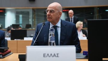 &Nu;ί&kappa;&omicron;&sigmaf; &Delta;έ&nu;&delta;&iota;&alpha;&sigmaf;: &Sigma;&tau;&iota;&sigmaf; 7 &Mu;&alpha;&rho;&tau;ί&omicron;&upsilon; 1948 &tau;&alpha; &Delta;&omega;&delta;&epsilon;&kappa;ά&nu;&eta;&sigma;&alpha; &epsilon;&pi;έ&sigma;&tau;&rho;&epsilon;&psi;&alpha;&nu; &sigma;&tau;&eta;&nu; &laquo;&alpha;&gamma;&kappa;&alpha;&lambda;&iota;ά&raquo; &tau;&eta;&sigmaf; &Mu;&eta;&tau;έ&rho;&alpha;&sigmaf; &Pi;&alpha;&tau;&rho;ί&delta;&alpha;&sigmaf;