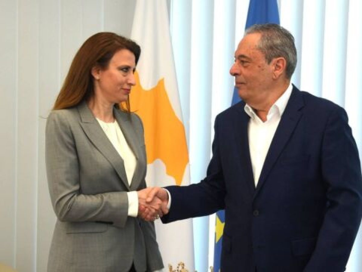 Νίνα Κασιμάτη: Στην Κύπρο η βουλευτής του ΣΥΡΙΖΑ – Συναντήθηκε με τον υπουργό Άμυνας Βασίλη Πάλμα (Εικόνες)