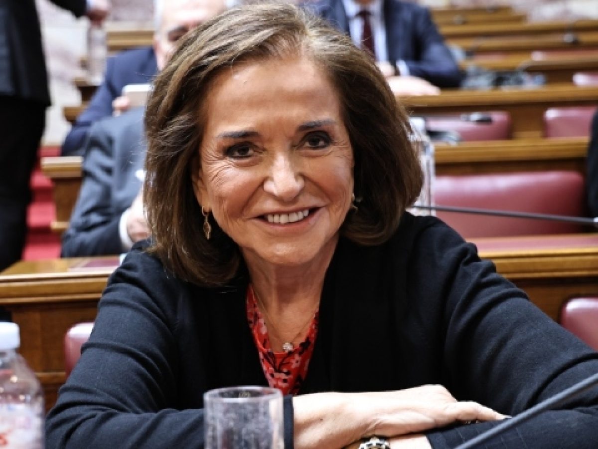 Ντόρα Μπακογιάννη κατά Τσίπρα: Ξέφυγε, το rebranding έγινε η καρδάρα με το γάλα που την έχυσε