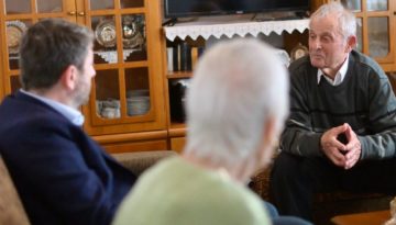 &Omicron; &Alpha;&nu;&delta;&rho;&omicron;&upsilon;&lambda;ά&kappa;&eta;&sigmaf; &alpha;&pi;&omicron;&chi;&alpha;&iota;&rho;&epsilon;&tau;ά &tau;&omicron;&nu; &Pi;. &Alpha;&rho;&alpha;&mu;&pi;&alpha;&tau;&zeta;ή &pi;&omicron;&upsilon; &epsilon;ί&chi;&epsilon; &kappa;ά&nu;&epsilon;&iota; &delta;&omega;&rho;&epsilon;ά 100.000 &sigma;&tau;&omicron; &nu;&omicron;&sigma;&omicron;&kappa;&omicron;&mu;&epsilon;ί&omicron; &Delta;&iota;&delta;&upsilon;&mu;&omicron;&tau;&epsilon;ί&chi;&omicron;&upsilon;
