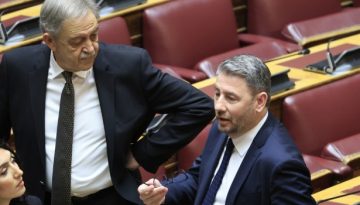 &Omicron; &Alpha;&nu;&delta;&rho;&omicron;&upsilon;&lambda;ά&kappa;&eta;&sigmaf;, &omicron; &Kappa;&omicron;&upsilon;&kappa;&omicron;&upsilon;&lambda;ό&pi;&omicron;&upsilon;&lambda;&omicron;&sigmaf; &kappa;&alpha;&iota; &omicron;&hellip; &Sigma;&tau;ί&gamma;&kappa;&lambda;&iota;&tau;&zeta;