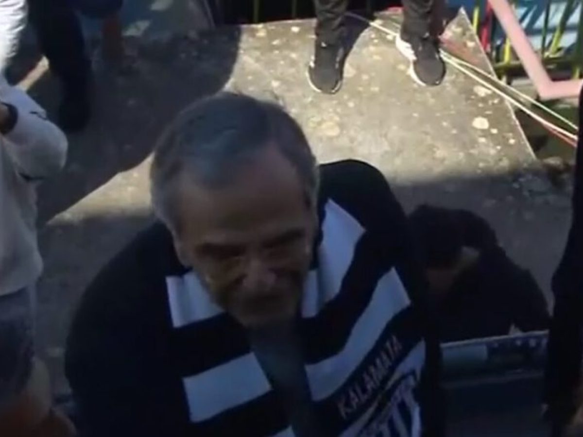 &Omicron; &Alpha;&nu;&tau;ώ&nu;&eta;&sigmaf; &Sigma;&alpha;&mu;&alpha;&rho;ά&sigmaf; &sigma;&tau;&eta;&nu; &Kappa;&alpha;&lambda;&alpha;&mu;ά&tau;&alpha;: &Mu;&epsilon; &alpha;&sigma;&pi;&rho;ό&mu;&alpha;&upsilon;&rho;&omicron; &kappa;&alpha;&sigma;&kappa;ό&lambda; &sigma;&tau;&iota;&sigmaf; &epsilon;&xi;έ&delta;&rho;&epsilon;&sigmaf; &gamma;&iota;&alpha; &tau;&eta;&nu; &laquo;&phi;&iota;έ&sigma;&tau;&alpha;&raquo; &tau;&eta;&sigmaf; &omicron;&mu;ά&delta;&alpha;&sigmaf;