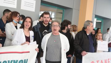 Ο ανυποχώρητος  αγώνας μπορεί  να προασπίσει  τη δημόσια υγεία