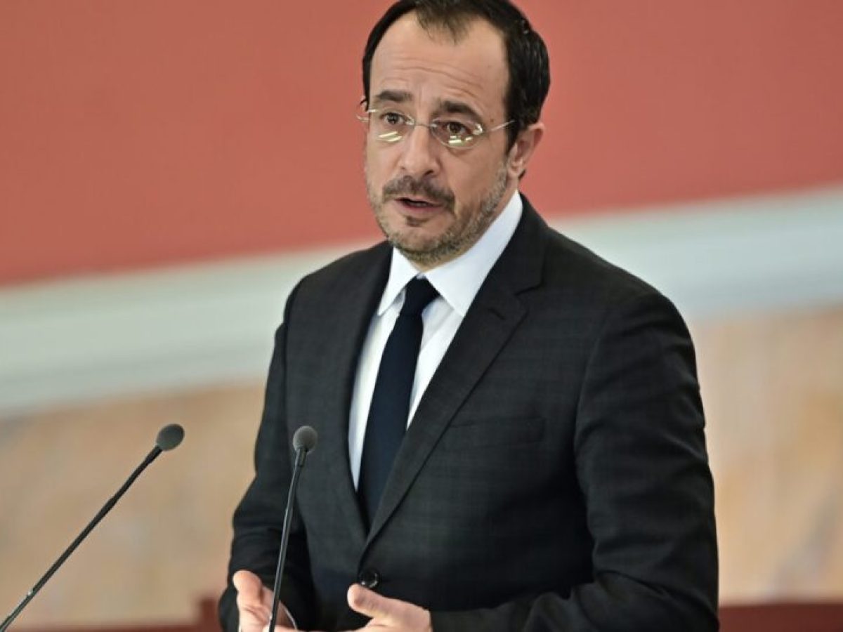 Ο Χριστοδουλίδης (της Κύπρου) πάει στον πόλεμο – Και άλλα ανέκδοτα