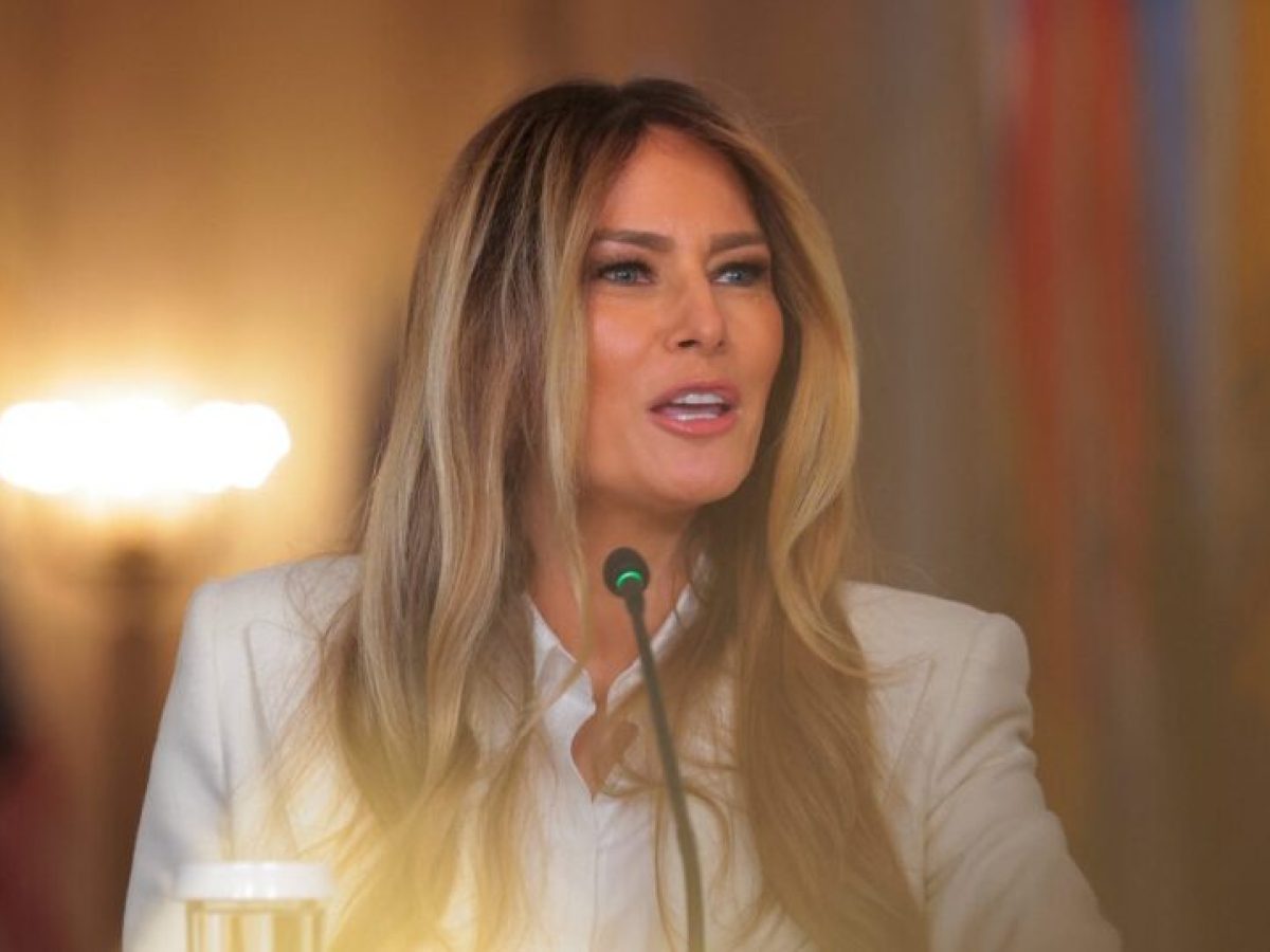 Ο Έλληνας πρέσβης διόρθωσε το «Μακεδονία» της Μελάνια Τραμπ και «πρόλαβε» μεγάλο ατόπημα