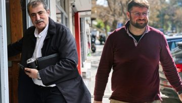 &Omicron; &kappa;&alpha;&beta;&gamma;ά&sigmaf; &Pi;&omicron;&lambda;ά&kappa;&eta; &ndash; &Zeta;&alpha;&chi;&alpha;&rho;&iota;ά&delta;&eta; &kappa;&alpha;&iota; &tau;&omicron; tweet &tau;&omicron;&upsilon; Ά&delta;&omega;&nu;&eta;