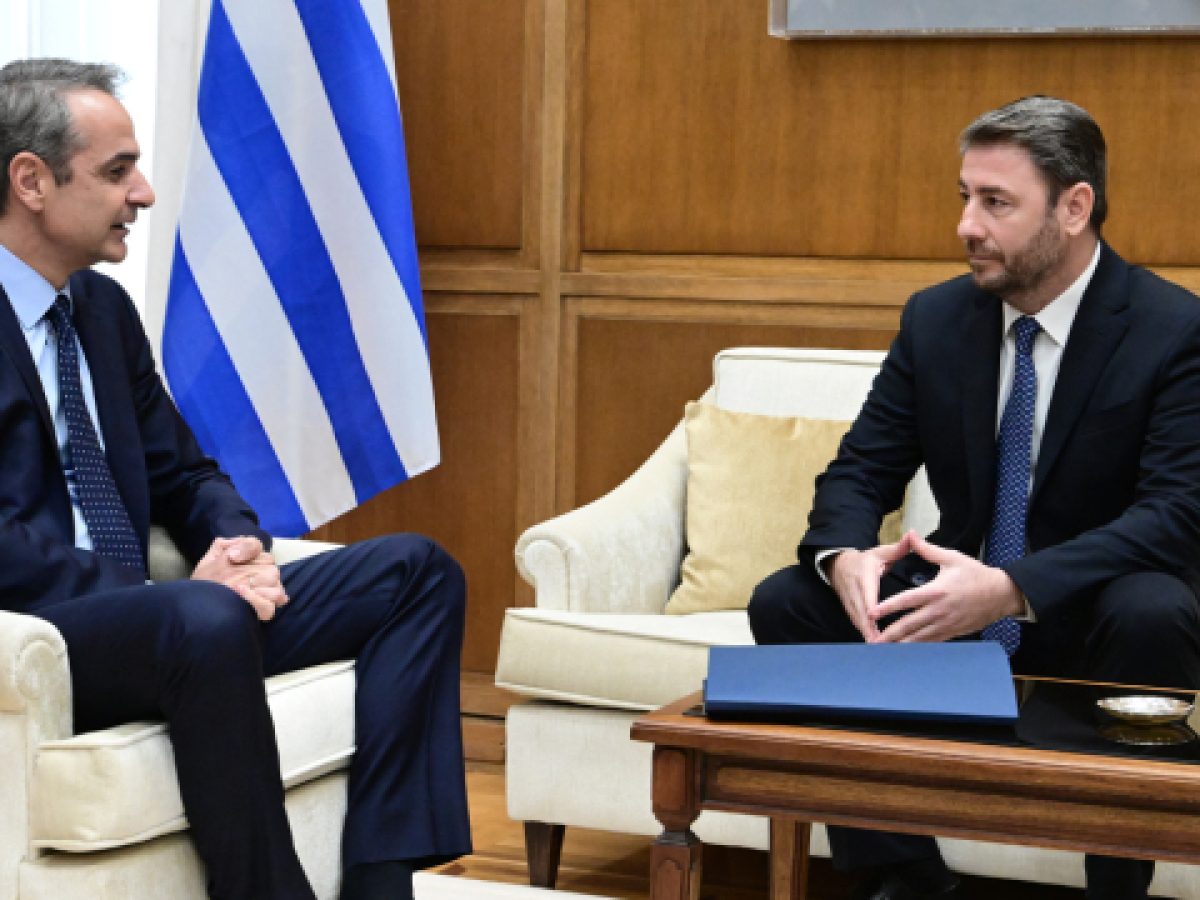 Ο Μητσοτάκης ενημερώνει τον Ανδρουλάκη με φόντο την κλιμάκωση στη Μέση Ανατολή: Δύσκολος ακόμα ο επαναπατρισμός Ελλήνων