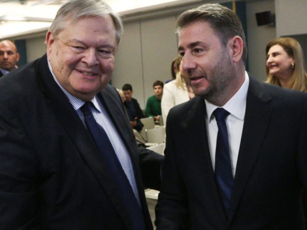 Ο Ν. Ανδρουλάκης στο γραφείο του Ευ. Βενιζέλου