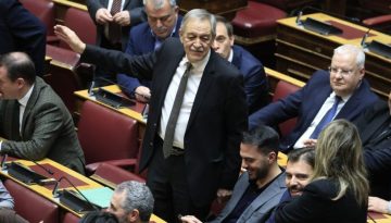 Ο Πάρις Κουκουλόπουλος εξελέγη πέμπτος Αντιπρόεδρος της Βουλής με ευρεία πλειοψηφία