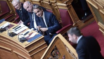 Ο Ανδρουλάκης ζήτησε προ ημερησίας για το Κράτος Δικαίου – καλεί σε «μονομαχία» τον Μητσοτάκη