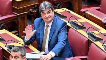 &Omicron;&rho;&kappa;ί&sigma;&tau;&eta;&kappa;&epsilon; &beta;&omicron;&upsilon;&lambda;&epsilon;&upsilon;&tau;ή&sigmaf; &omicron; &Beta;&alpha;&gamma;&gamma;έ&lambda;&eta;&sigmaf; &Gamma;&iota;&alpha;&nu;&nu;&alpha;&kappa;&omicron;ύ&rho;&alpha;&sigmaf; &ndash; &Alpha;&nu;έ&lambda;&alpha;&beta;&epsilon; &tau;&eta;&nu; έ&delta;&rho;&alpha; &sigma;&tau;&eta;&nu; &Alpha;&rho;&kappa;&alpha;&delta;ί&alpha;