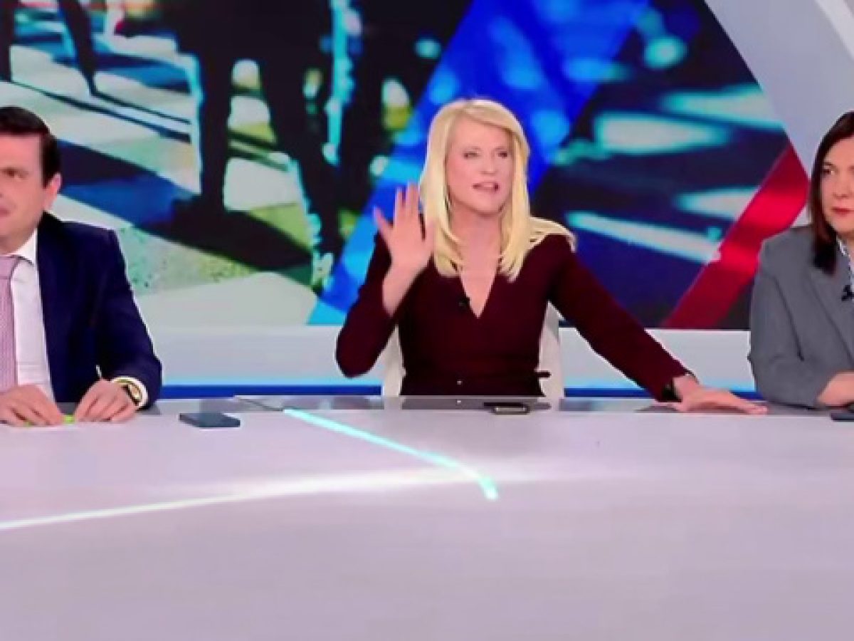 «Όταν έχω κάτι, θα το πω»: Η Τζάκρη δεν απέκλεισε επιστροφή στο ΠΑΣΟΚ, «είστε πολιτική τουρίστρια» σχολίασε ο Καιρίδης, δ