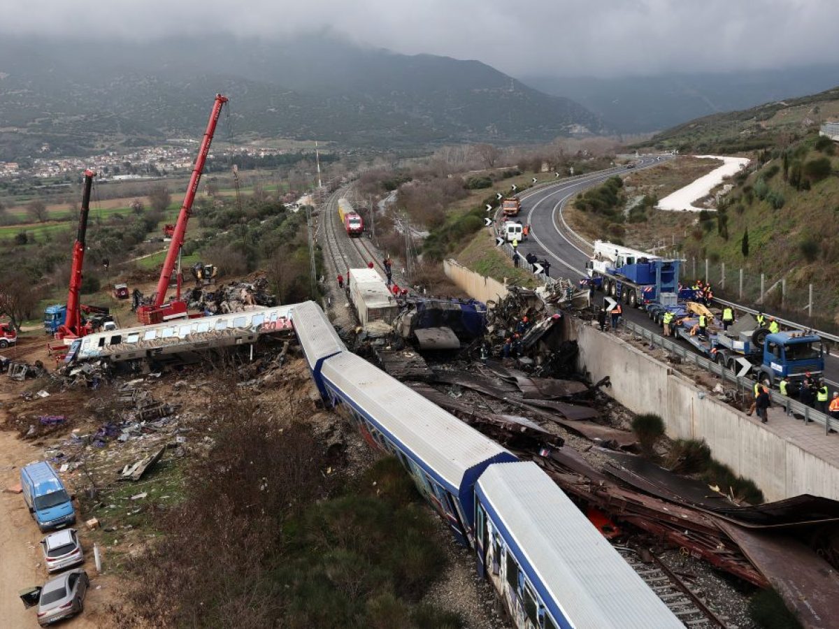 Οταν το Δημόσιο παίζει την «κολοκυθιά» στη δίκη για την τηλεδιοίκηση