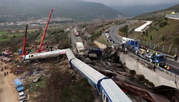 &Omicron;&tau;&alpha;&nu; &tau;&omicron; &Delta;&eta;&mu;ό&sigma;&iota;&omicron; &pi;&alpha;ί&zeta;&epsilon;&iota; &tau;&eta;&nu; &laquo;&kappa;&omicron;&lambda;&omicron;&kappa;&upsilon;&theta;&iota;ά&raquo; &sigma;&tau;&eta; &delta;ί&kappa;&eta; &gamma;&iota;&alpha; &tau;&eta;&nu; &tau;&eta;&lambda;&epsilon;&delta;&iota;&omicron;ί&kappa;&eta;&sigma;&eta;