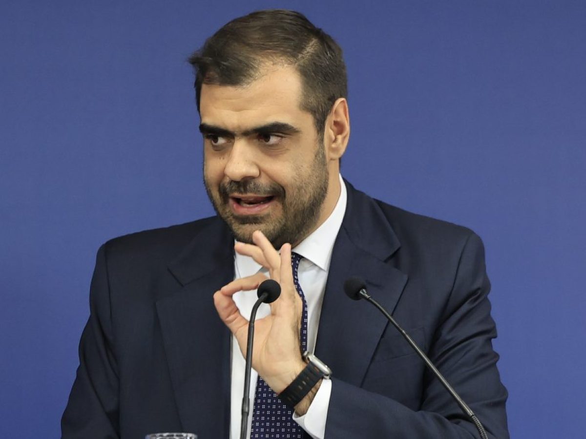 Π. Μαρινάκης για Ράδιο Αρβύλα: Ας ψάξουν να βρουν την τέταρτη καρέκλα – Η αλήθεια τους είναι αυτός που καθόταν εκεί