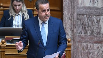 &Pi;&alpha;&pi;&alpha;&sigma;&tau;&alpha;ύ&rho;&omicron;&upsilon; &sigma;&epsilon; &Sigma;&alpha;&mu;&alpha;&rho;ά: &laquo;&Omicron;&iota; &sigma;&upsilon;&mu;&beta;ά&sigma;&epsilon;&iota;&sigmaf; &mu;&epsilon; &tau;&eta;&nu; Chevron &delta;&epsilon;&nu; &epsilon;&kappa;&chi;&omega;&rho;&omicron;ύ&nu; &kappa;&upsilon;&rho;&iota;&alpha;&rho;&chi;&iota;&kappa;ά &delta;&iota;&kappa;&alpha;&iota;ώ&mu;&alpha;&tau;&alpha;&raquo;