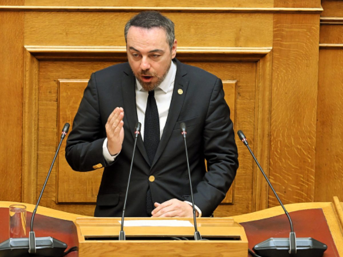 Παρασύρης για τις συμβάσεις Chevron και HELLENiQ: Παραμένουμε προς το παρόν στην πλευρά των θετικά σκεπτόμενων