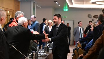 &Pi;&alpha;&Sigma;&omicron;&Kappa;: &Omicron; &Alpha;&nu;&delta;&rho;&omicron;&upsilon;&lambda;ά&kappa;&eta;&sigmaf; &kappa;&alpha;&iota; &omicron;&iota; ά&lambda;&lambda;&omicron;&iota;