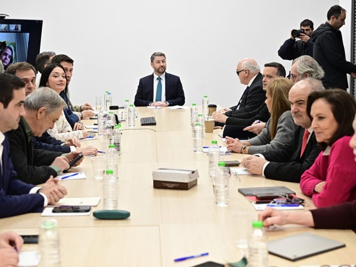 ΠαΣοΚ: Το παρασκήνιο της Πολιτικής Γραμματείας και οι καταστατικές αλλαγές