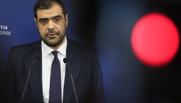 &Pi;&alpha;ύ&lambda;&omicron;&sigmaf; &Mu;&alpha;&rho;&iota;&nu;ά&kappa;&eta;&sigmaf;: &Tau;&iota; &epsilon;ί&pi;&epsilon; &gamma;&iota;&alpha; &kappa;&alpha;&tau;ώ&tau;&alpha;&tau;&omicron; &mu;&iota;&sigma;&theta;ό, &upsilon;&pi;&omicron;&kappa;&lambda;&omicron;&pi;έ&sigmaf; &kappa;&alpha;&iota; &Tau;έ&mu;&pi;&eta;