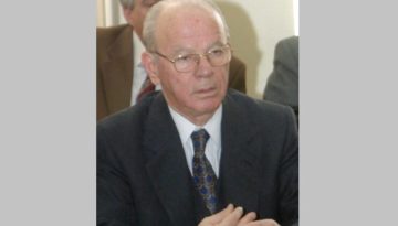 &Pi;έ&theta;&alpha;&nu;&epsilon; &sigma;&epsilon; &eta;&lambda;&iota;&kappa;ί&alpha; 100 &epsilon;&tau;ώ&nu; &omicron; &pi;&rho;ώ&eta;&nu; &beta;&omicron;&upsilon;&lambda;&epsilon;&upsilon;&tau;ή&sigmaf; &tau;&eta;&sigmaf; &Nu;&Delta; &Alpha;&nu;&alpha;&sigma;&tau;ά&sigma;&iota;&omicron;&sigmaf; &Gamma;&kappa;ό&nu;&eta;&sigmaf;