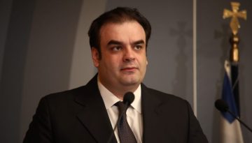 Πιερρακάκης: Δεν θα ασκήσουμε ένδικα μέσα για τις αποζημιώσεις στην τραγωδία των Τεμπών