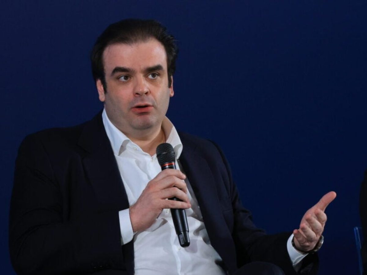 Πιερρακάκης: «Η οικονομία βελτιώνεται παρά το δύσκολο γεωπολιτικό περιβάλλον»