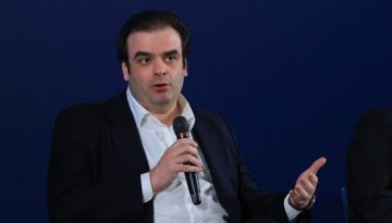 Πιερρακάκης: «Η οικονομία βελτιώνεται παρά το δύσκολο γεωπολιτικό περιβάλλον»