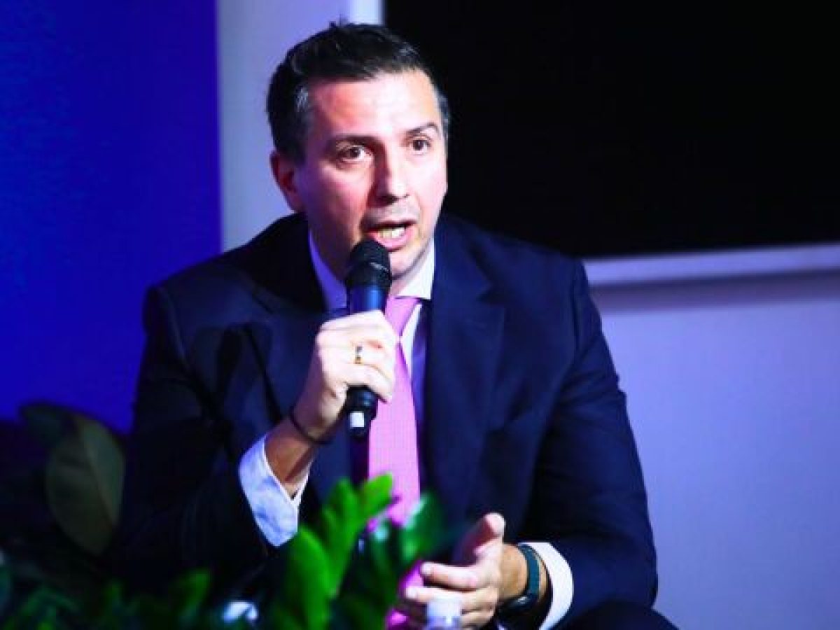 Πυκνό πενθήμερο Κιρμικίρογλου για περιφερειακά μέσα ενημέρωσης και ασφάλεια δημοσιογράφων